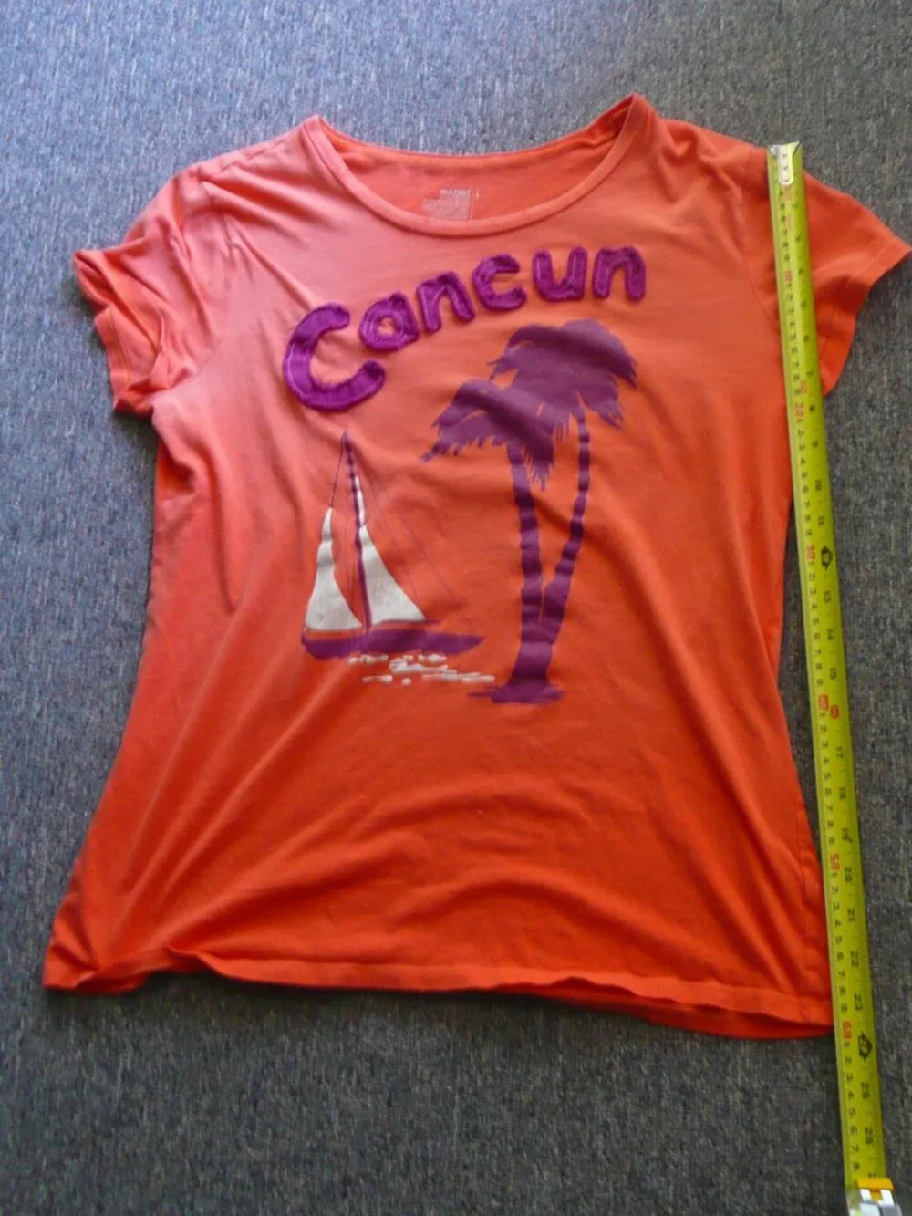 Old Navy Orange Embroidered Cancun t-shirt - Large